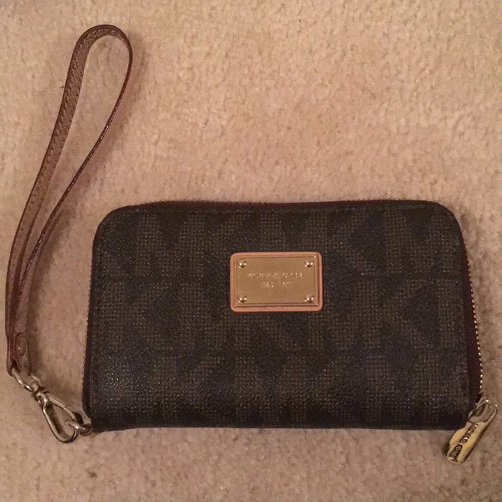 Michael Kors wristlet
